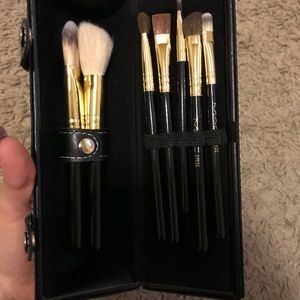 MAC brush set. UNUSED